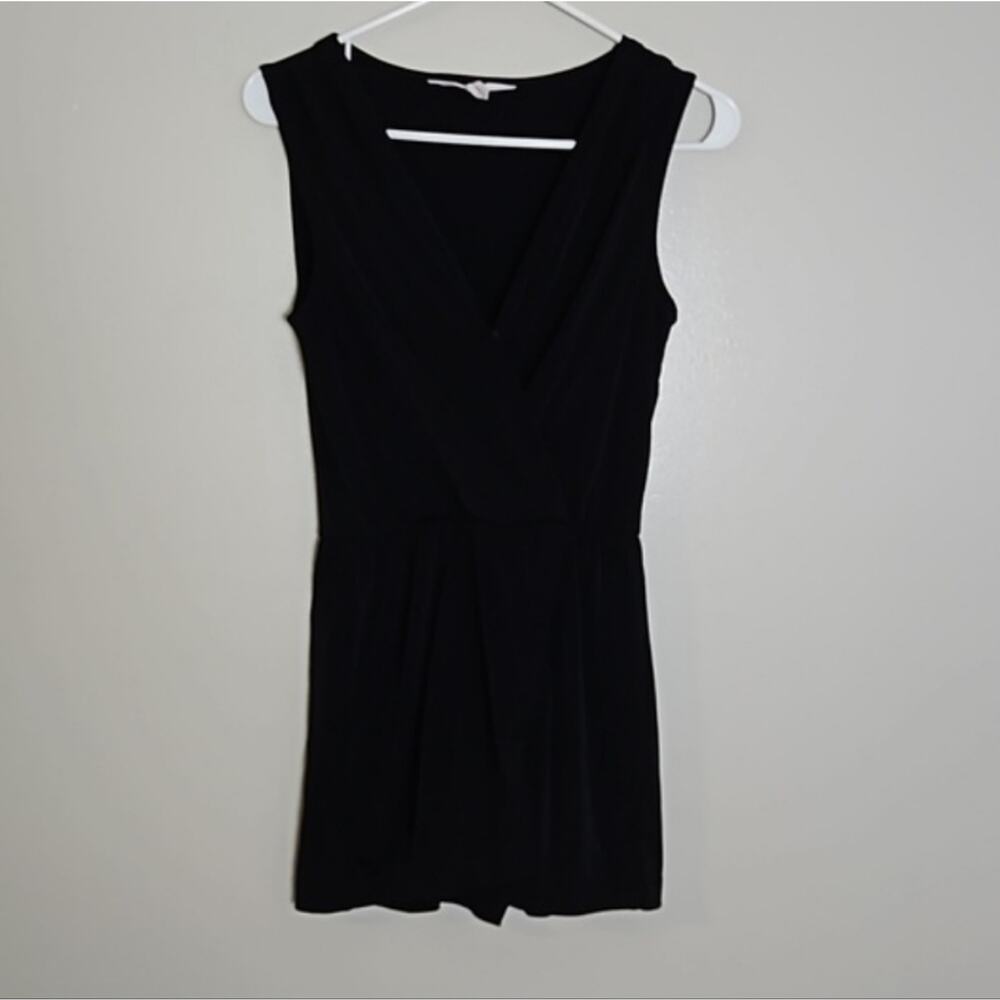 BCBGeneration V-Neck Surplice Skort Romper Black XXS - Picture 4 of 11